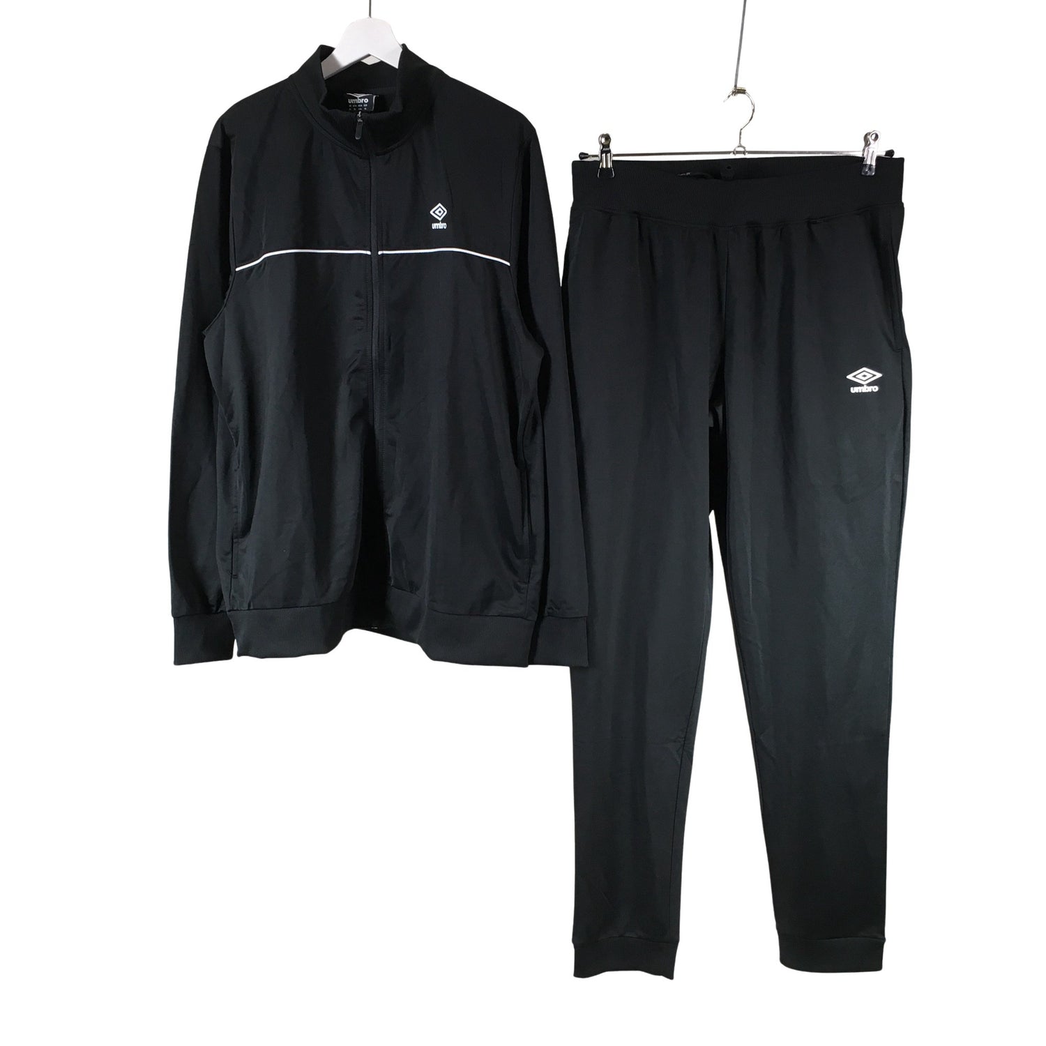  Urheiluhousut  Verryttelyhousut, koko XL  Umbro 