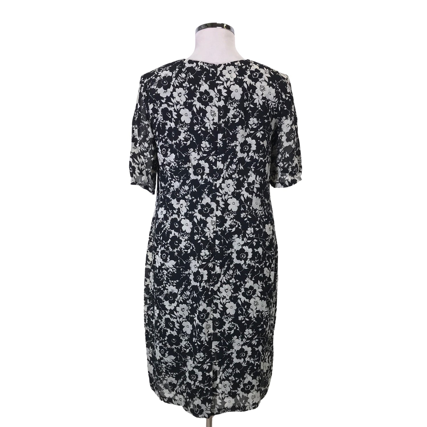  Mekko  Sifonkimekko, koko 42  Adatto 