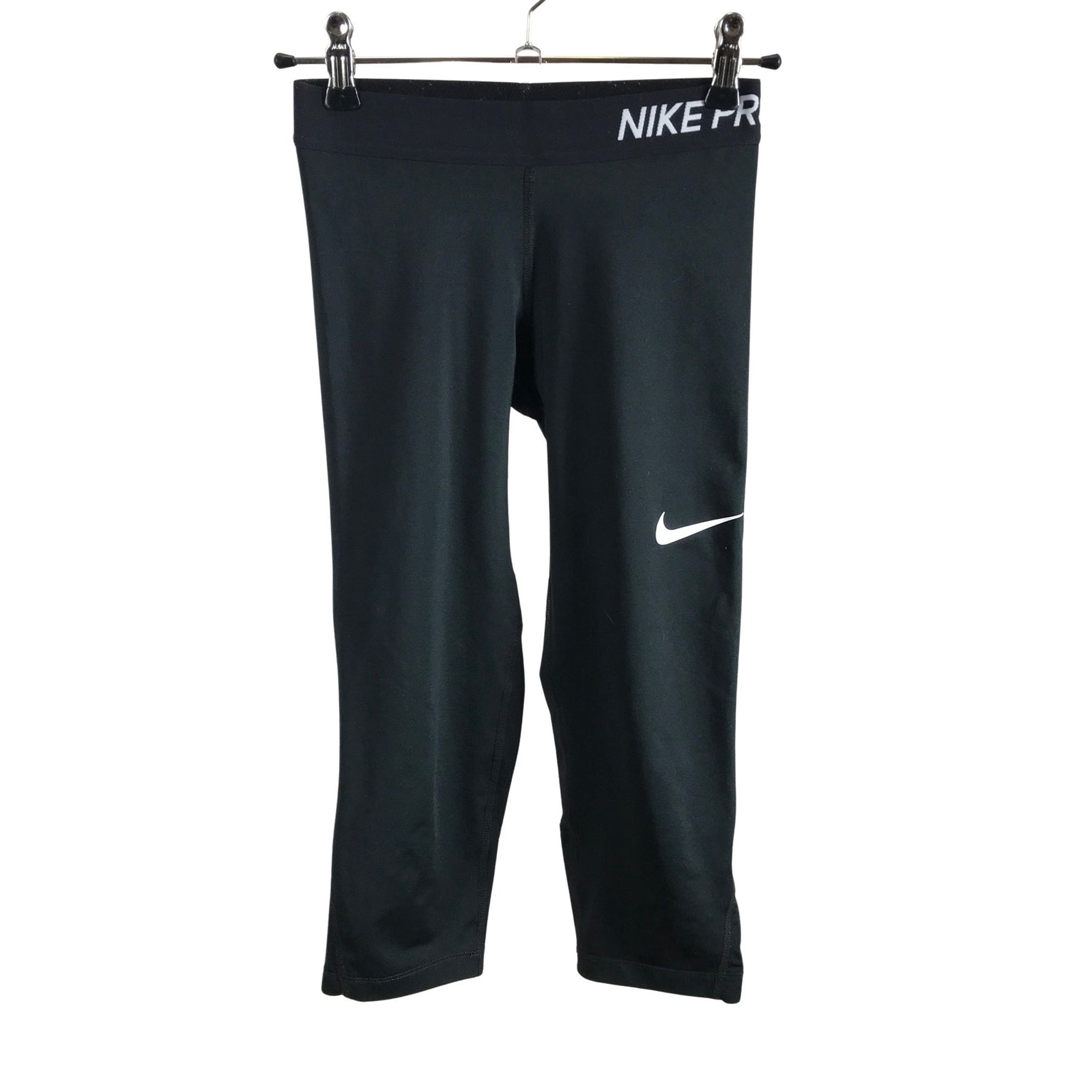  Urheilucaprit  Urheilucaprit, koko 140 - 146  Nike 