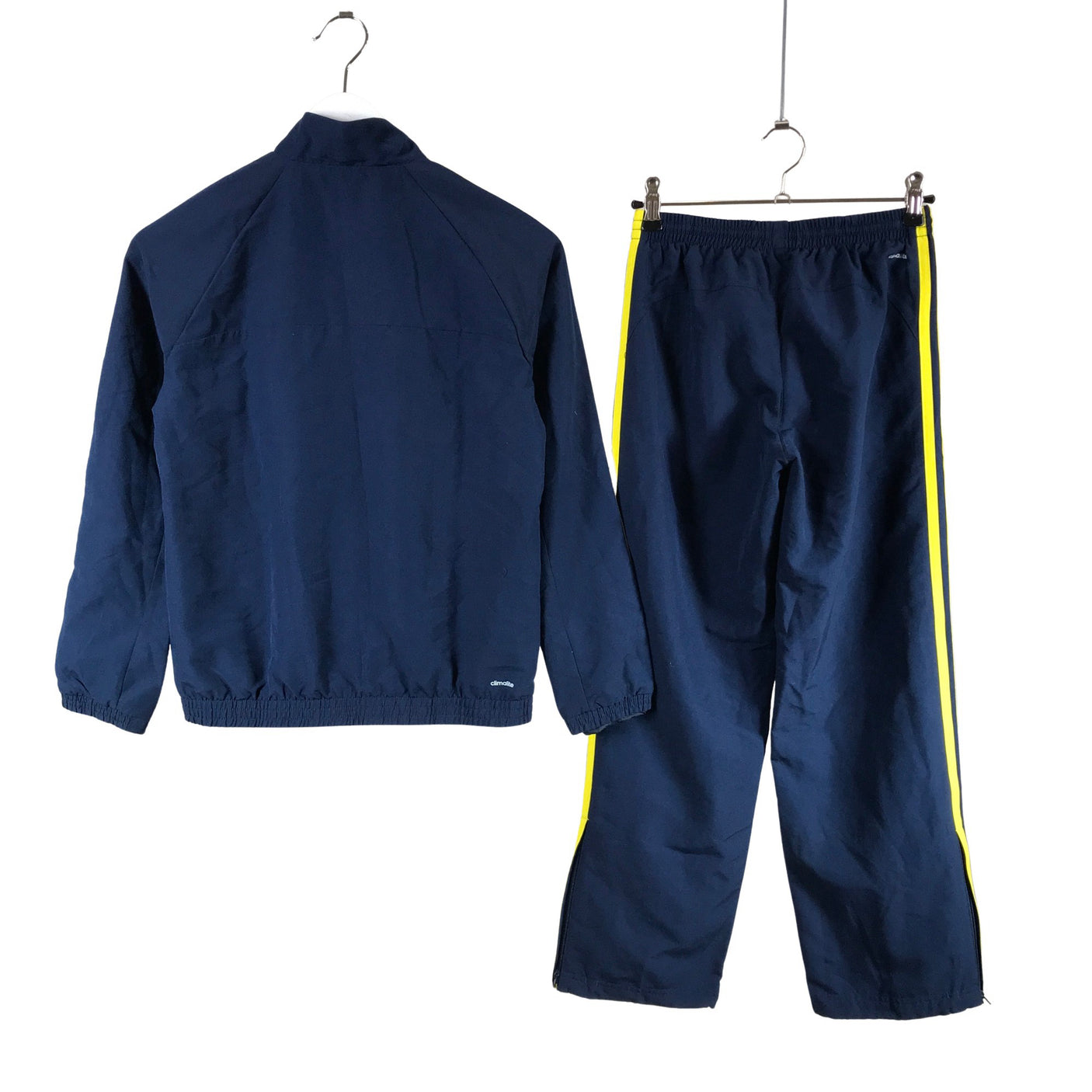 Unisex Adidas - Urheiluasu, koko 134 - 140 -  (2)