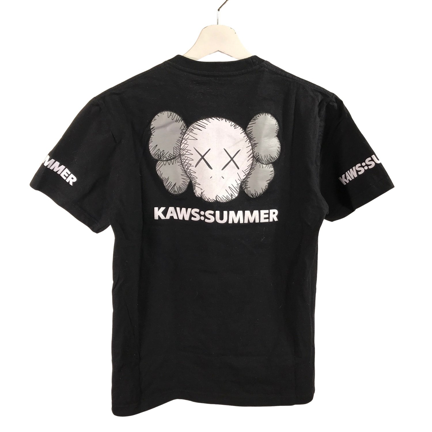  T-paita  T-paita, koko M  Kaws 