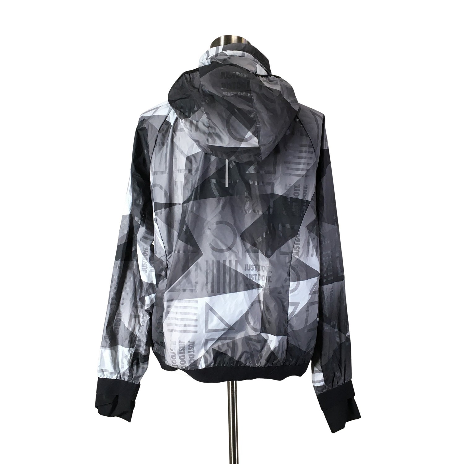  Urheilutakki  Urheilutakki, koko 40  Nike 