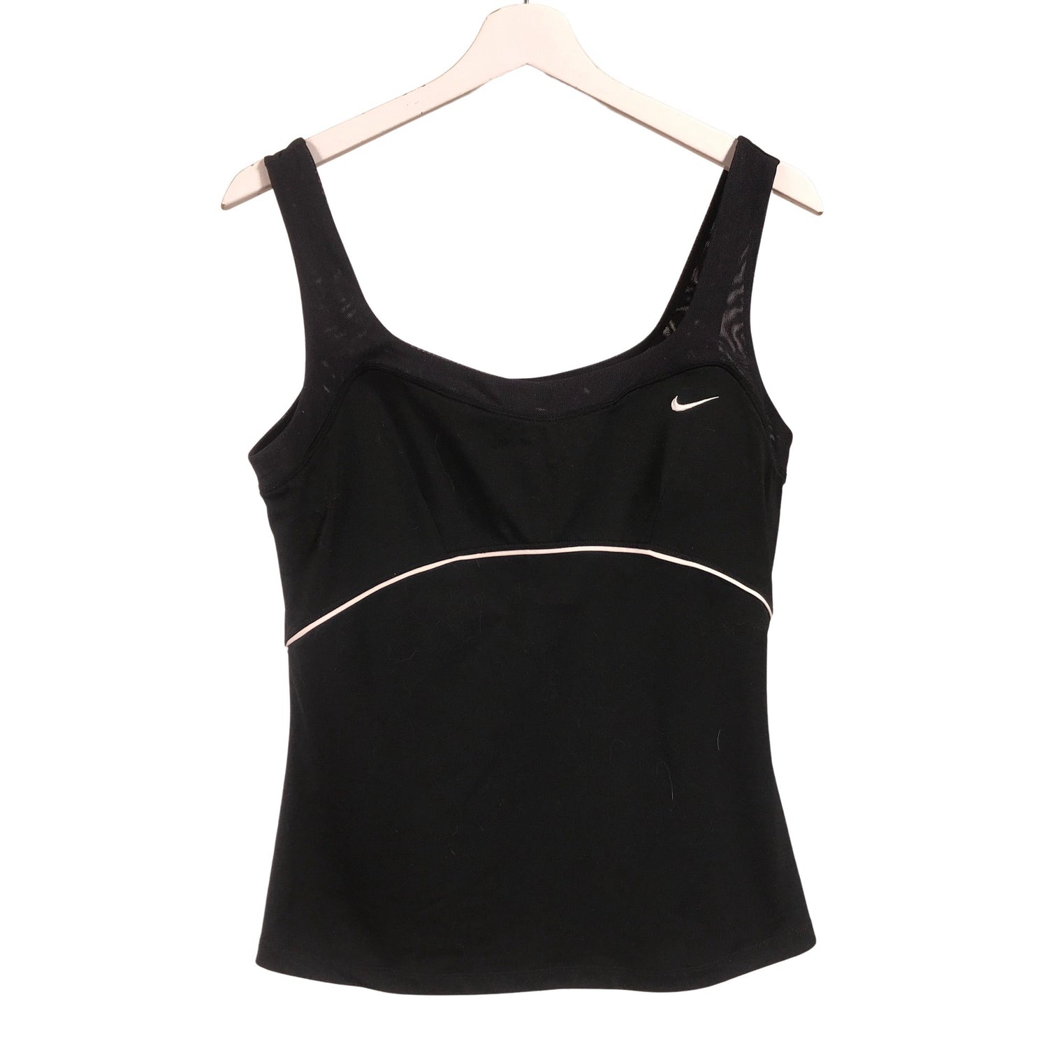  Urheilutoppi  Urheilutoppi, koko 40  Nike 