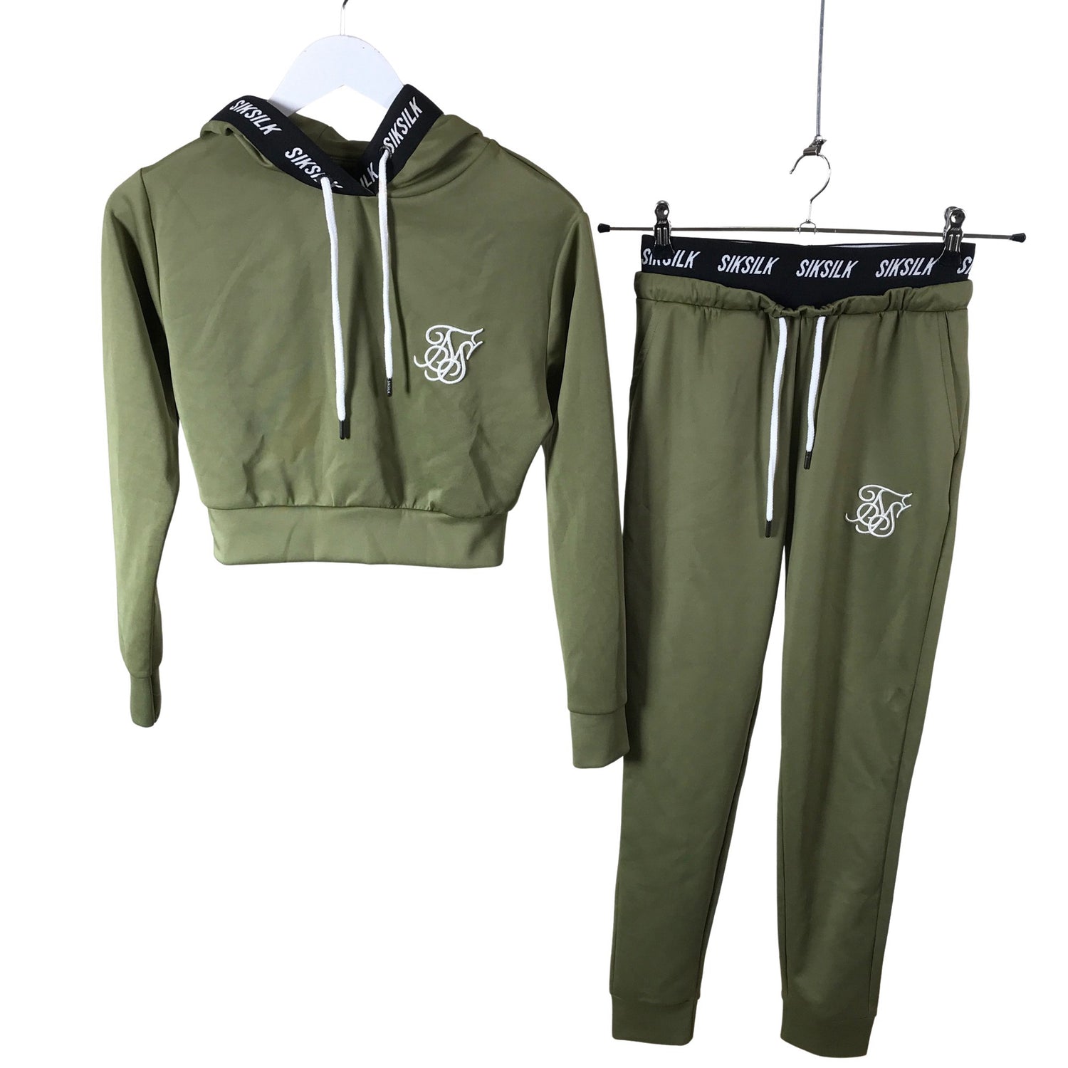  Urheiluasu  Urheiluasu, koko 34  Siksilk 