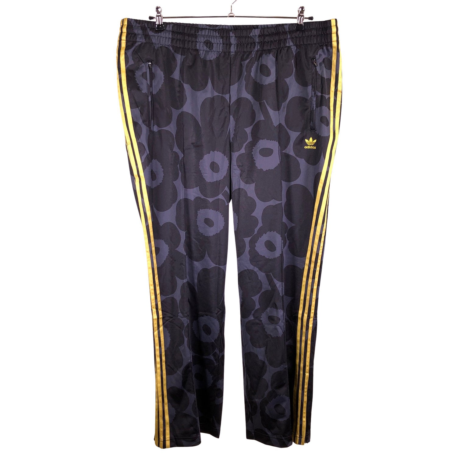  Urheiluhousut  Verryttelyhousut, koko 48  Adidas 