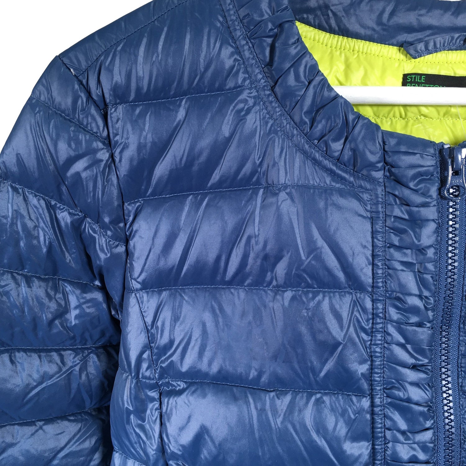  Kevytuntuvatakki  Kevytuntuvatakki, koko 38  Benetton 