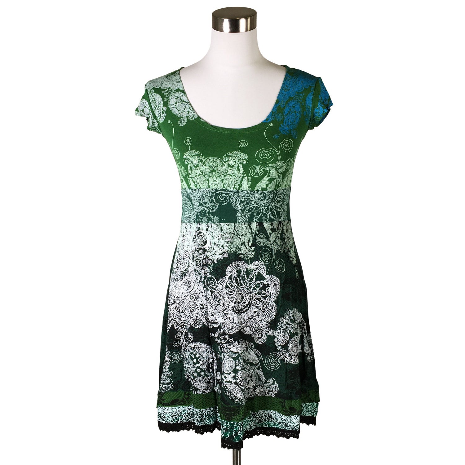  Mekko  Trikoomekko, koko 36  Desigual 