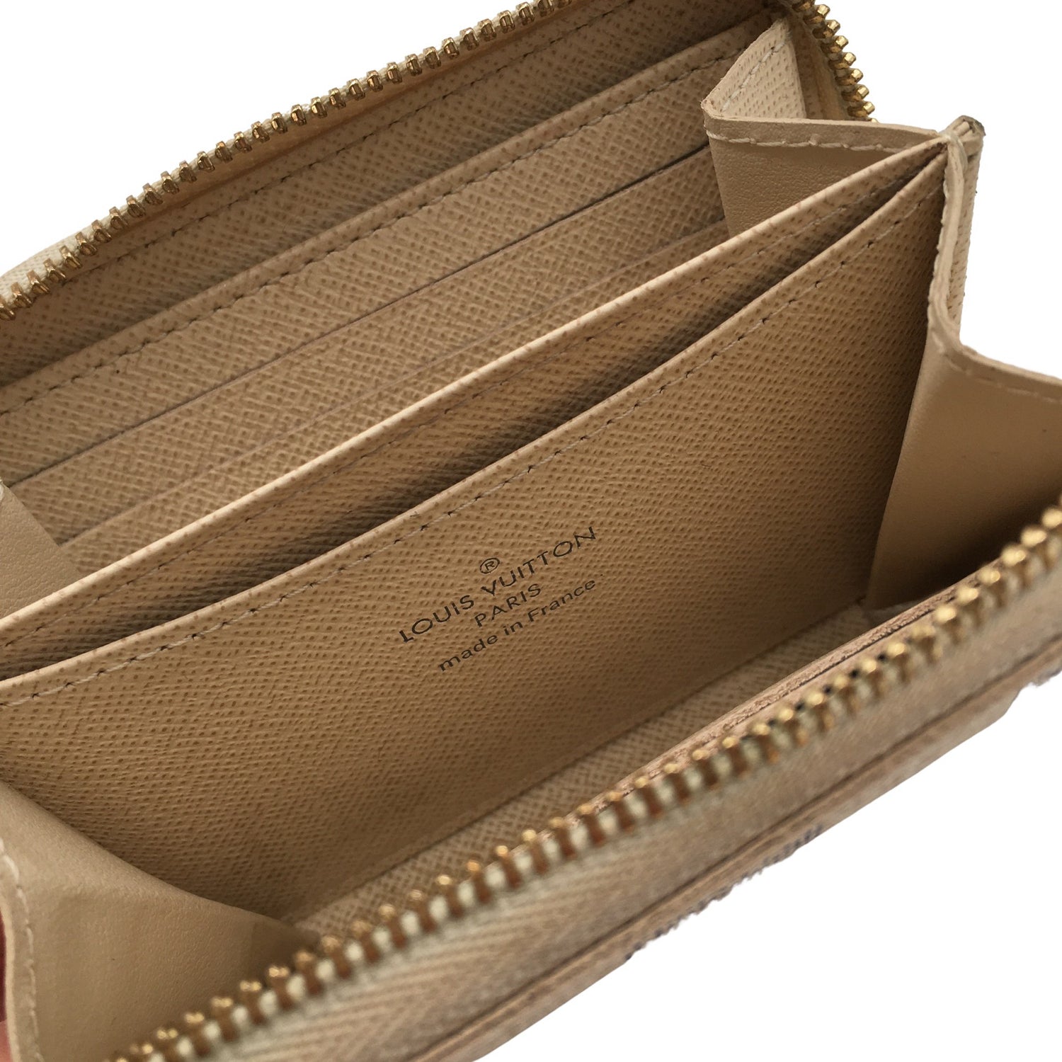  Lompakko  Lompakko, koko Ei kokoa  Louis Vuitton 