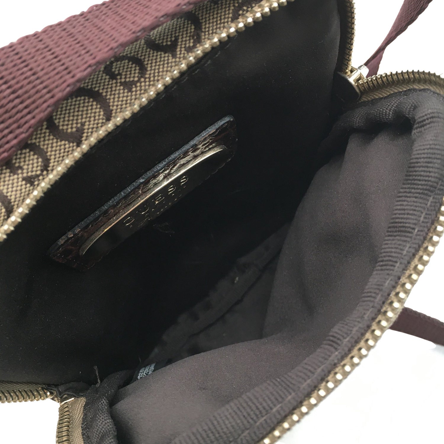  Olkalaukku  Olkalaukku, koko Mini  Guess 