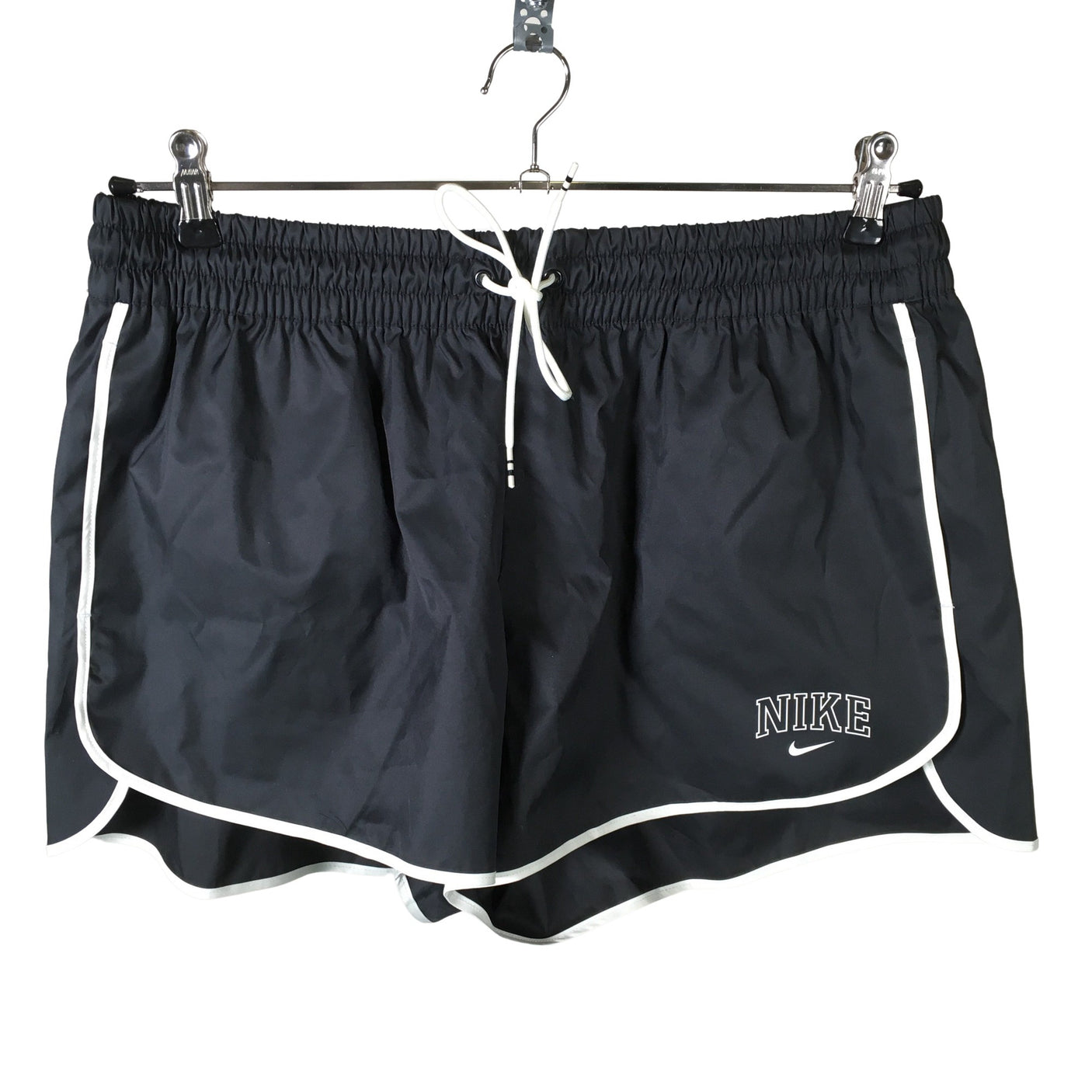 Unisex Nike - Urheilushortsit, koko 42 -  (1)