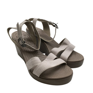Unisex Crocs - Kiilakorkosandaalit, koko 39 -  (2)