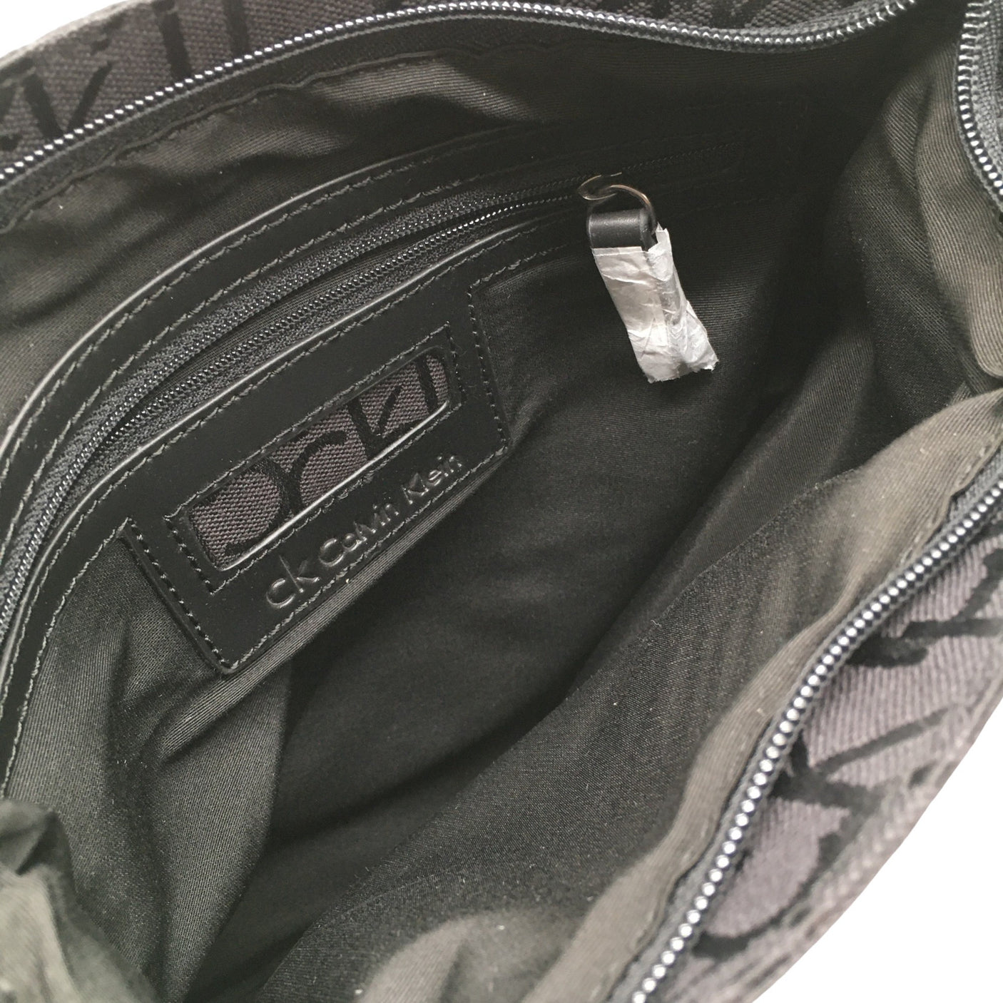 Unisex Calvin Klein - Olkalaukku, koko Mini -  (2)