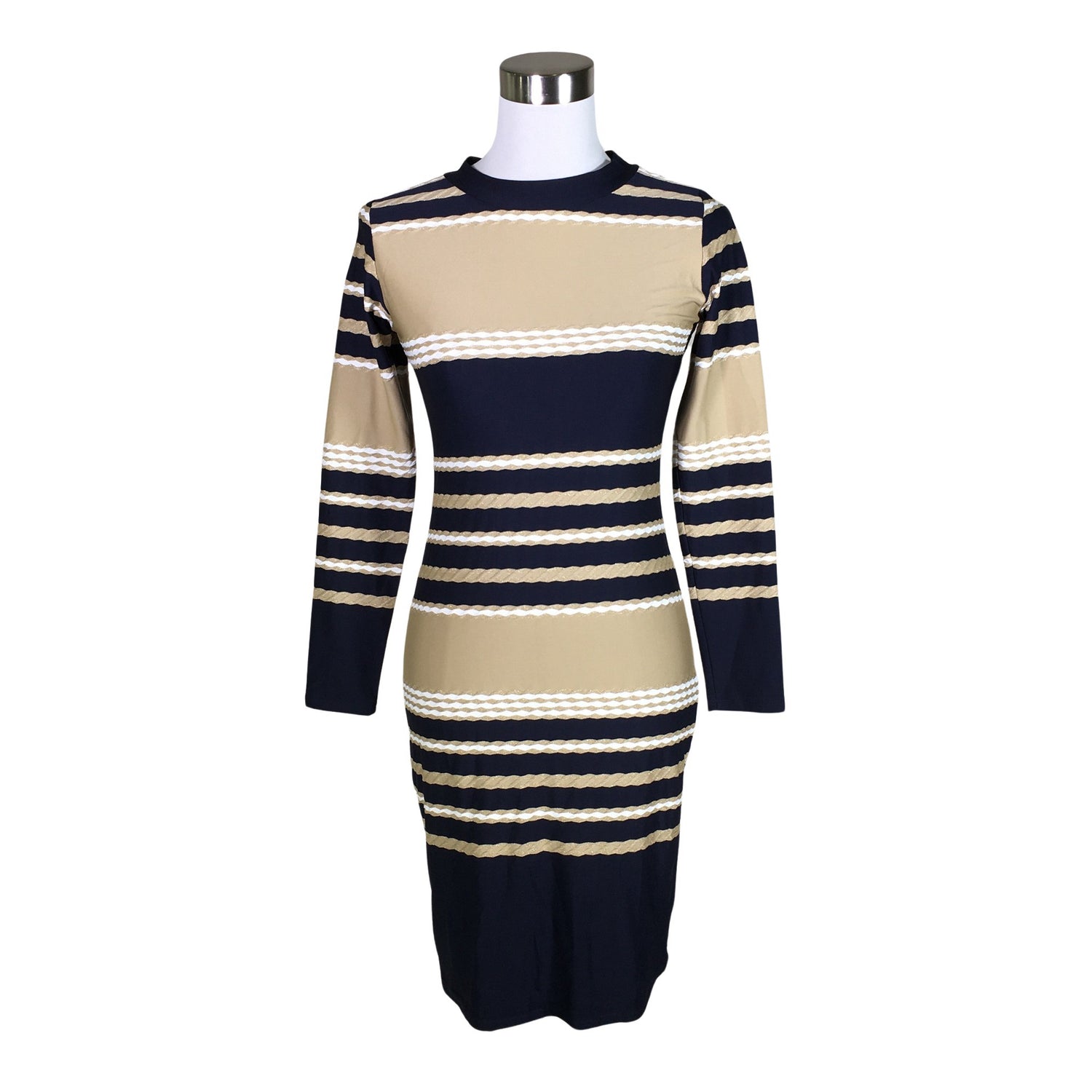  Mekko  Trikoomekko, koko 38  Chiara Forthi 