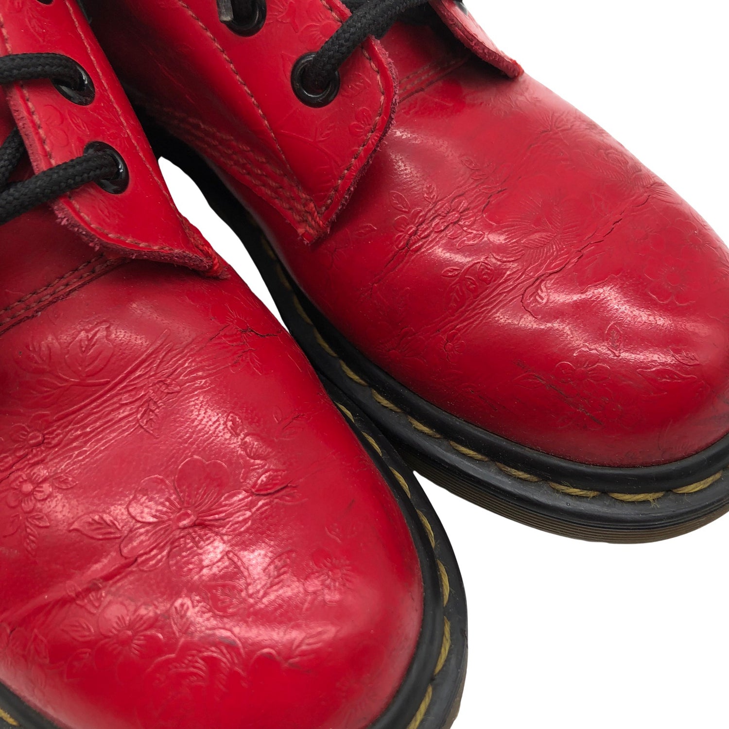  Maiharit  Maiharit, koko 38  Dr. Martens 