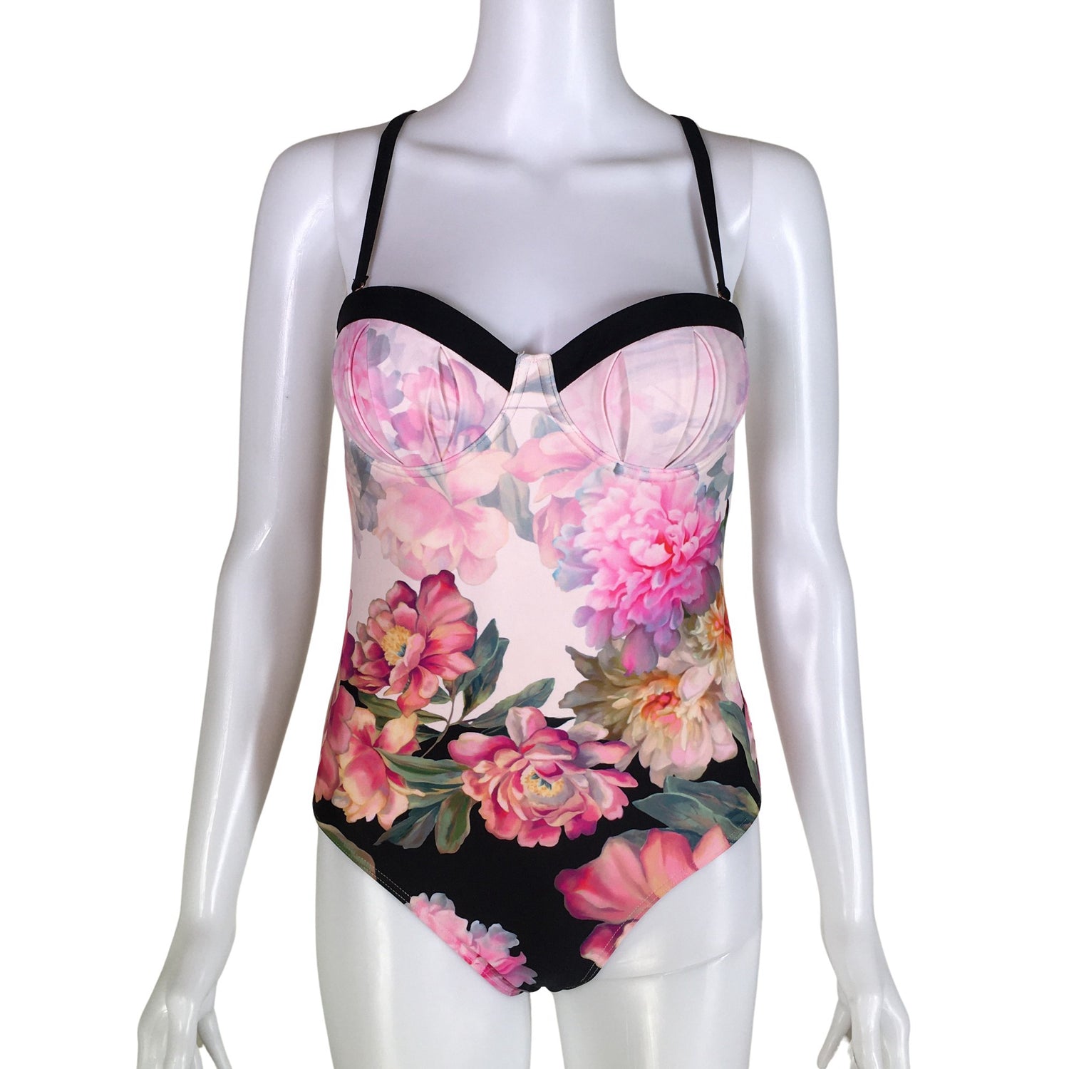  Uima-asu  Uimapuku, koko 34  Ted Baker 