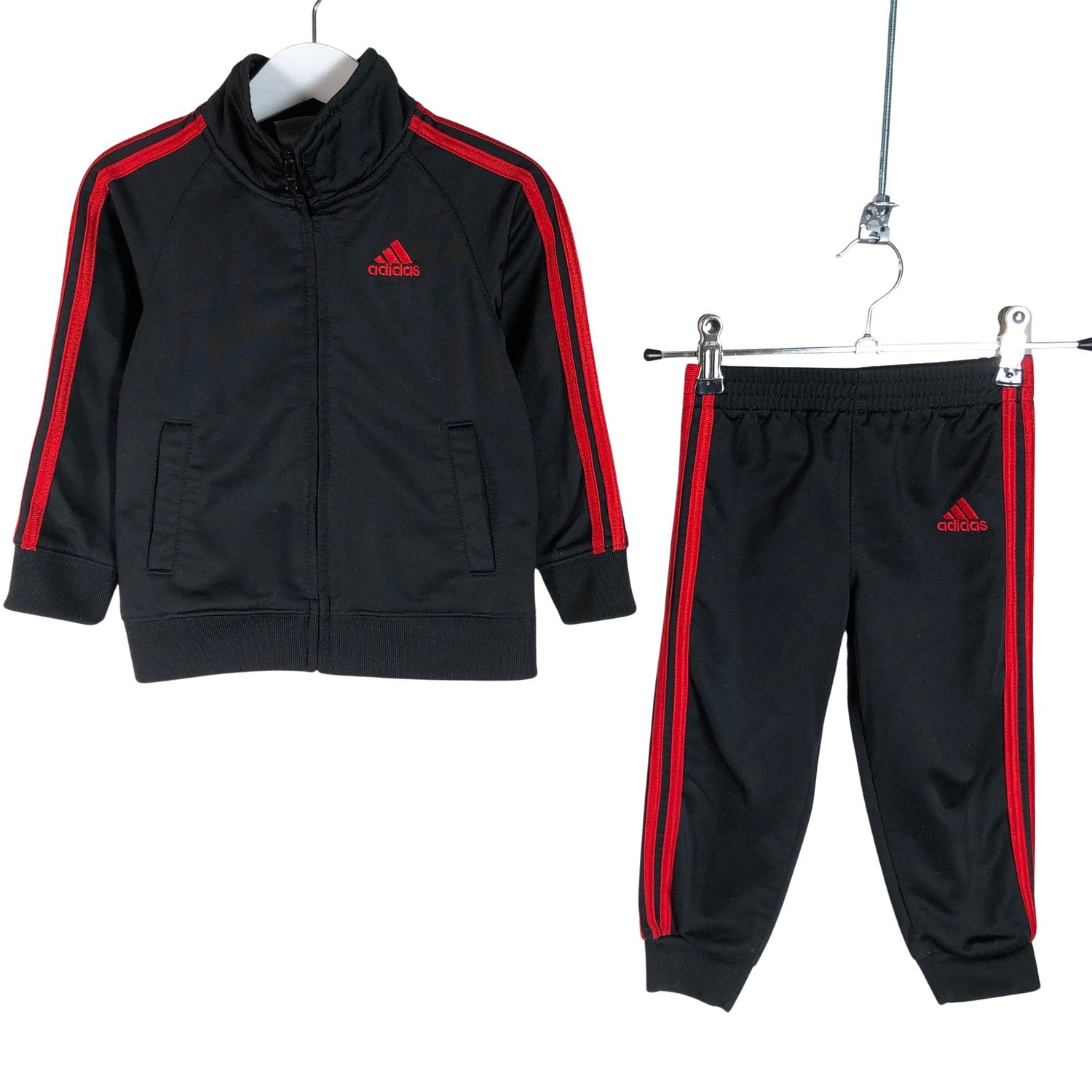  Urheilutakki  Verryttelytakki, koko 86 - 92  Adidas 