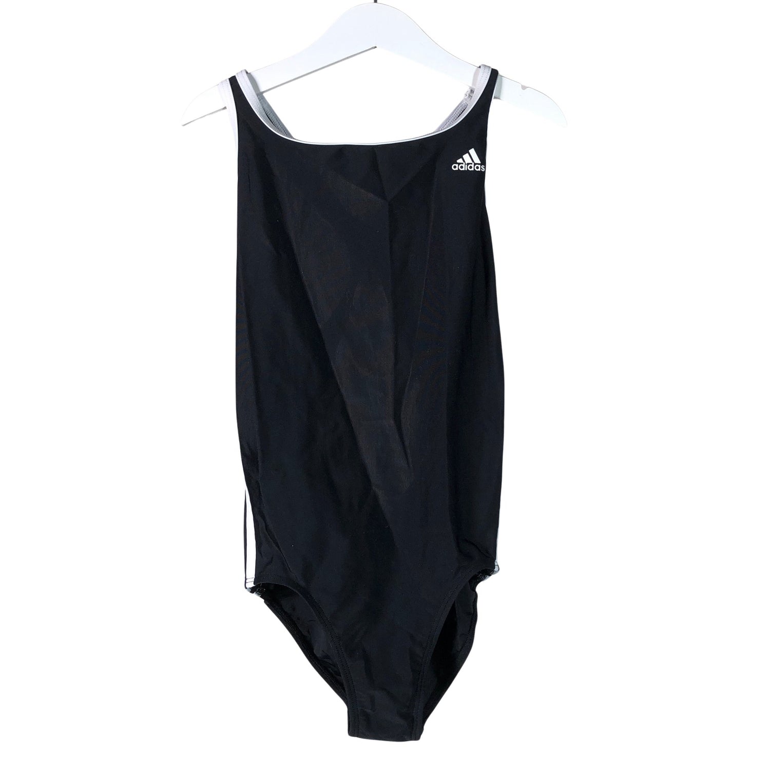  Uima-asu  Uimapuku, koko 158 - 164  Adidas 