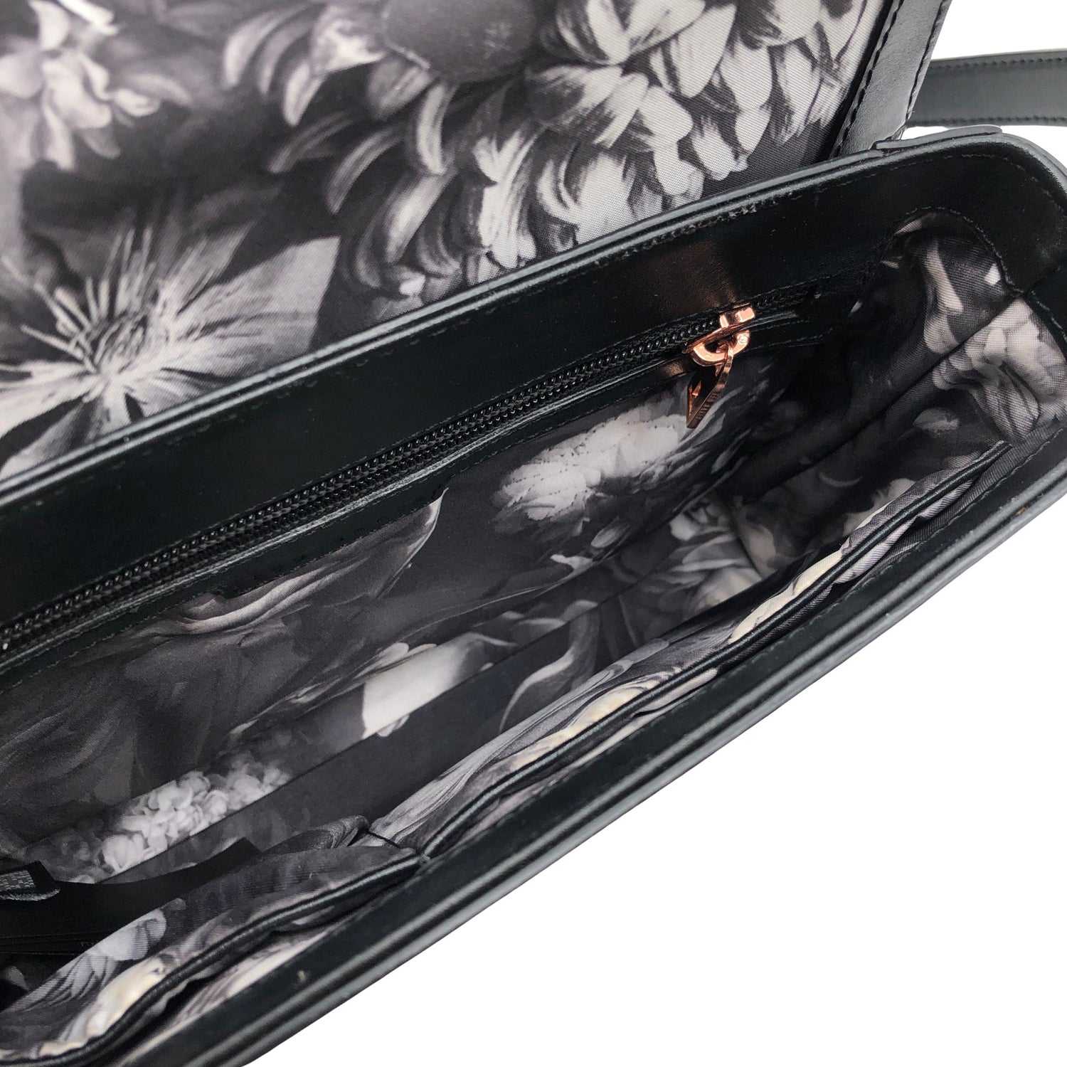  Olkalaukku  Olkalaukku, koko Mini  Ted Baker 