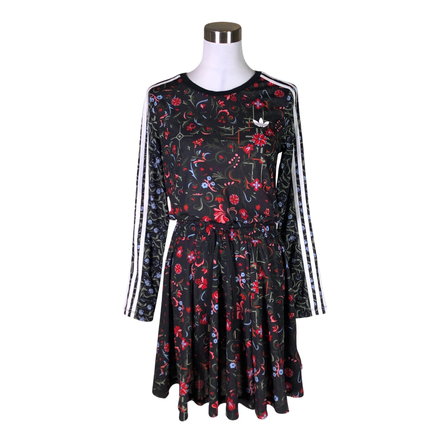  Mekko  Trikoomekko, koko 38  Adidas 