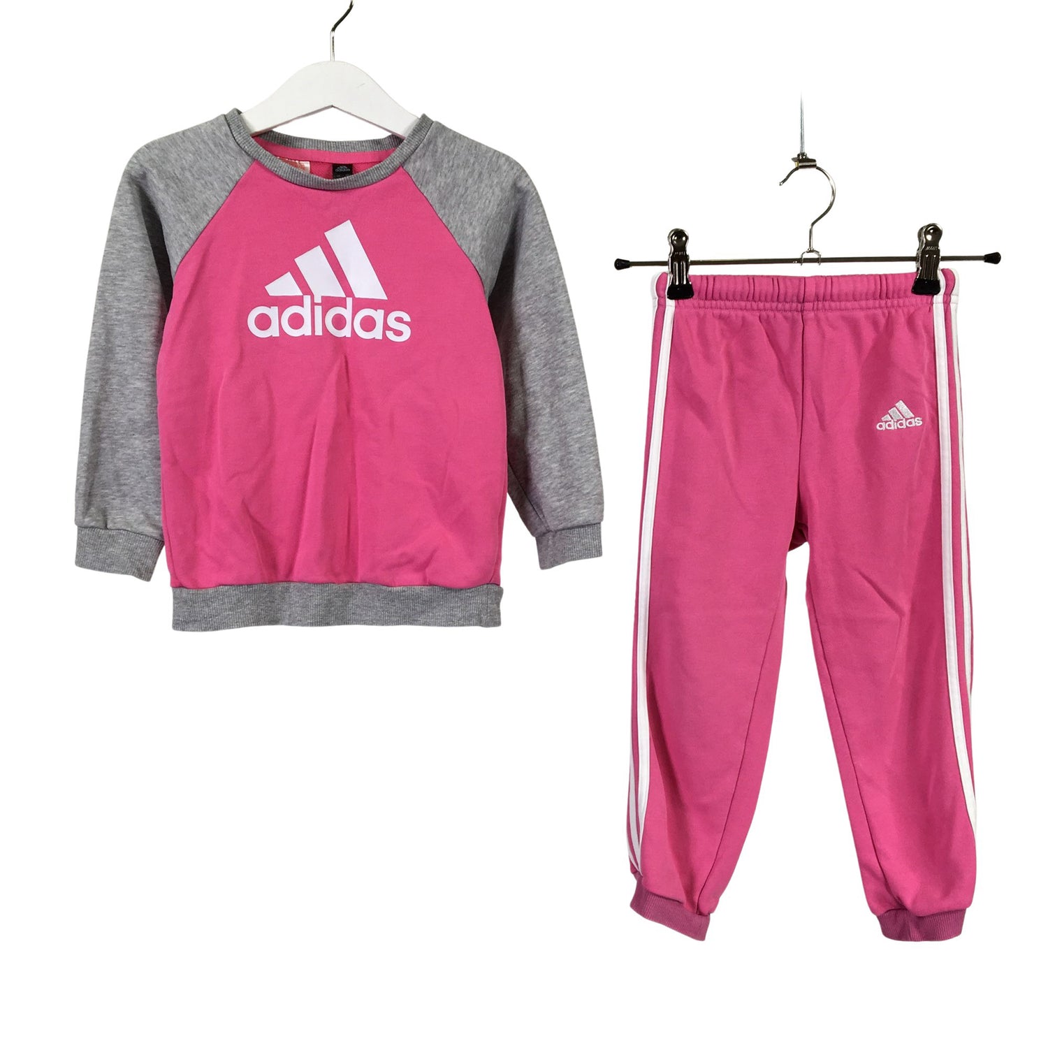  Collegeasu  Collegeasu, koko 92 - 98  Adidas 