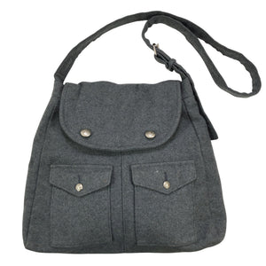 Unisex Suomen Pukutehdas - Olkalaukku, koko Maxi -  (1)